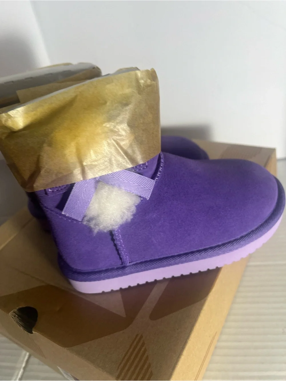 Koolaburra by UGG size 8 New with out tag